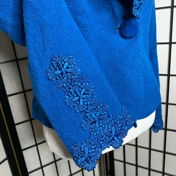 Bloomingdales cropped wool single button blazer - Picture 6 of 8